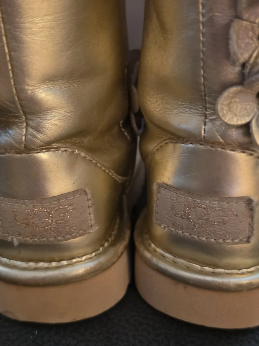 UGG Sz 8 Toddler Girls Metallic Gold Flower Shearling Boots